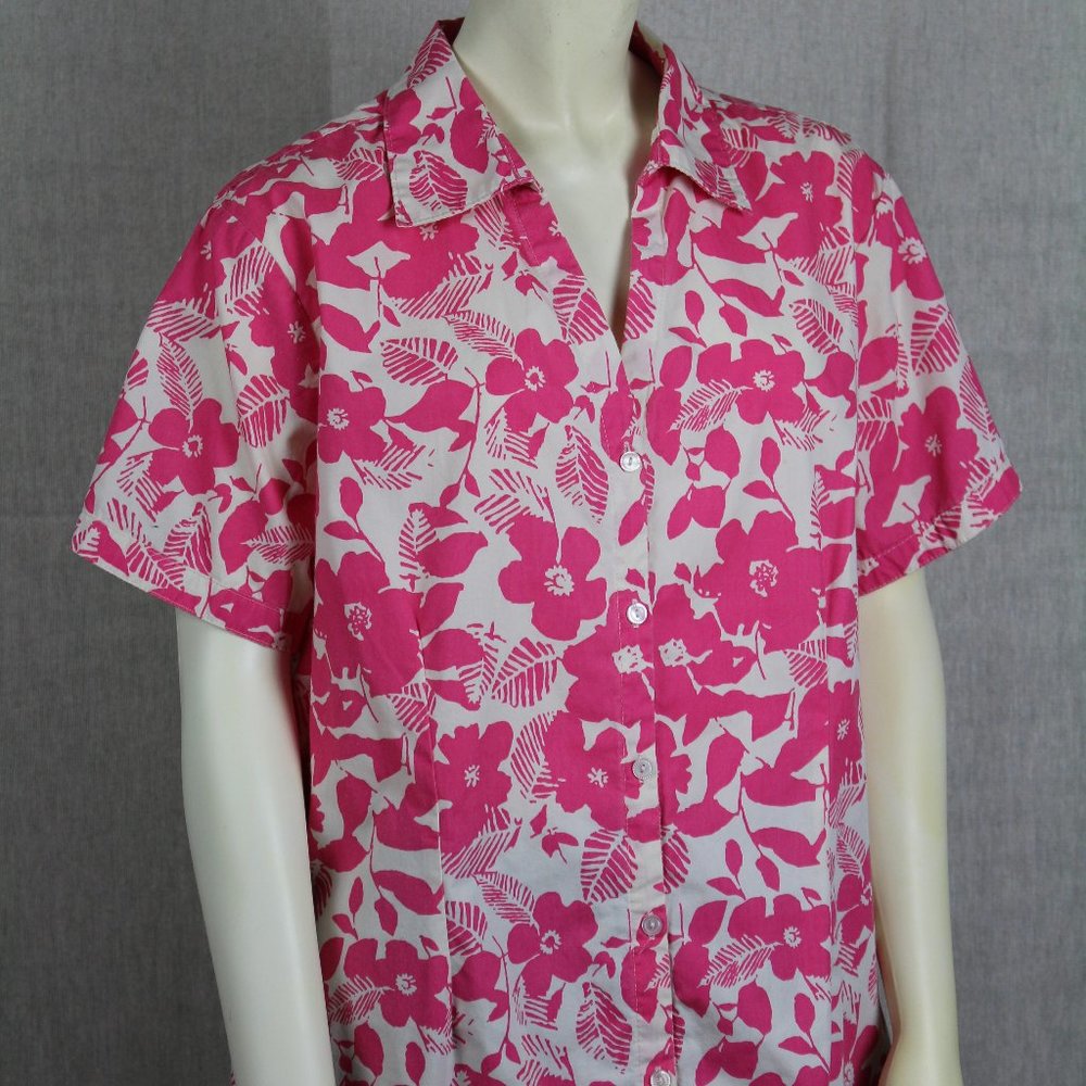 Pink Hawaiian button up summertime shirt